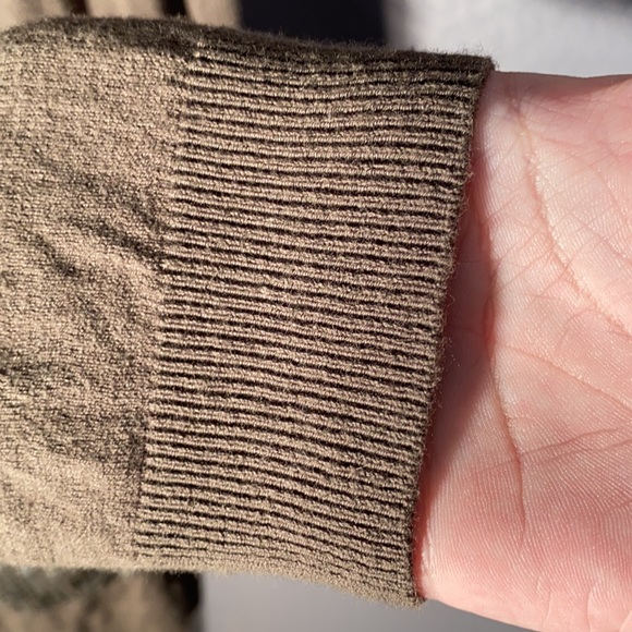 BKE BOUTIQUE - olive sweater w long slvs, jewel buttons & sequin pockets - M - Picture 12 of 16